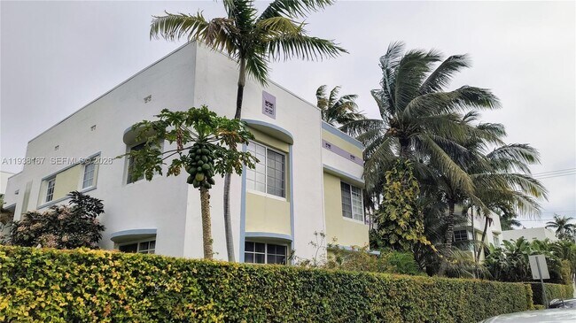 Building Photo - 833 10th St