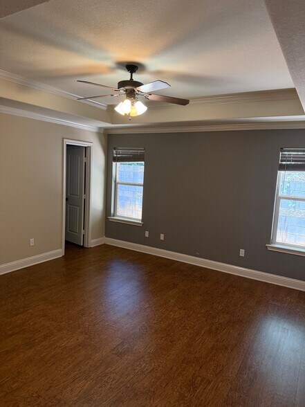 Building Photo - 113 Falcon Way