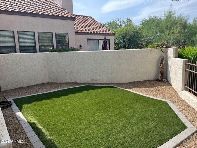 Building Photo - 7533 E Camino Real