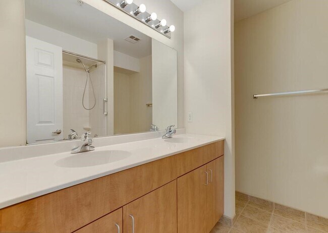 Master Bathroom - 1101 Primrose Ct