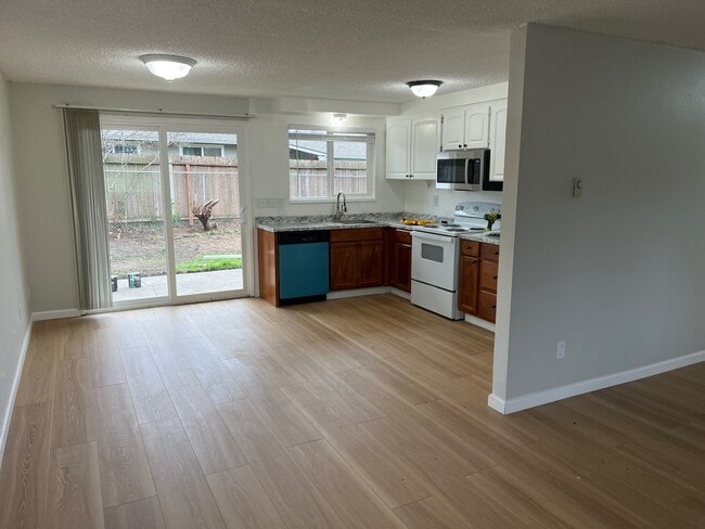 Building Photo - 3100 Juanipero Way