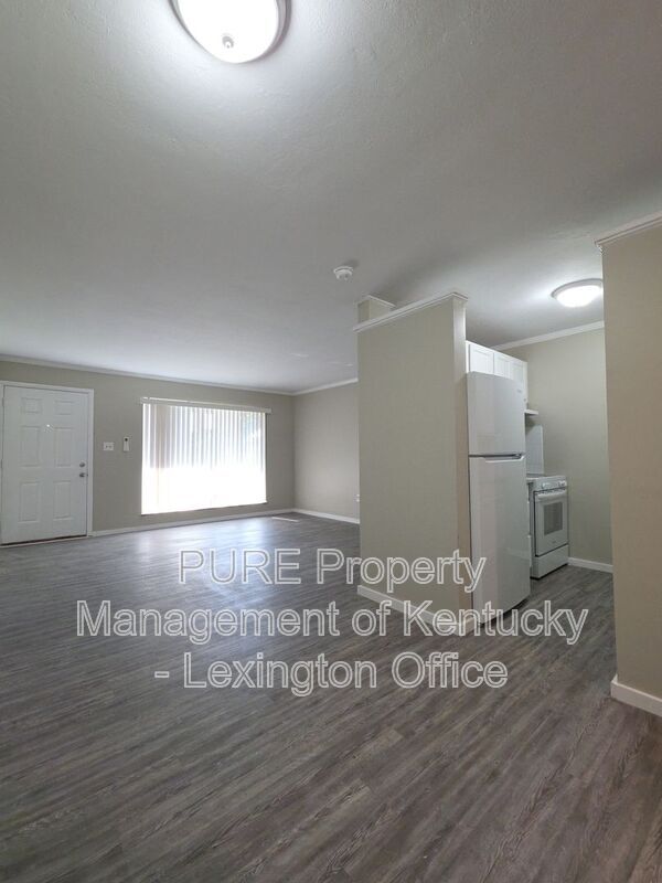 Building Photo - 1685 Alexandria Dr