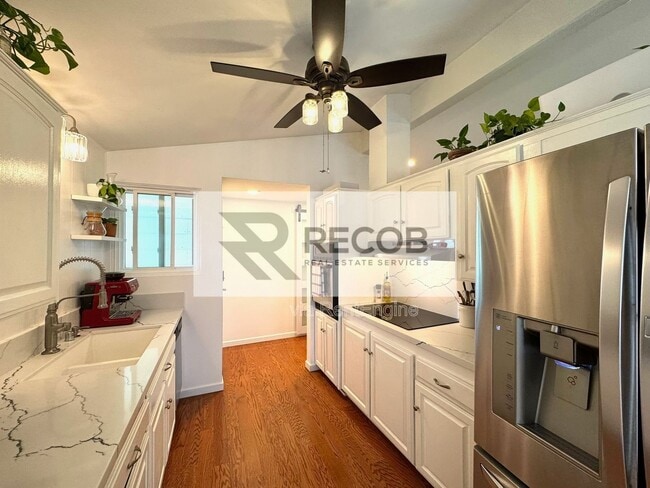 Building Photo - 3452 Lockwood Dr