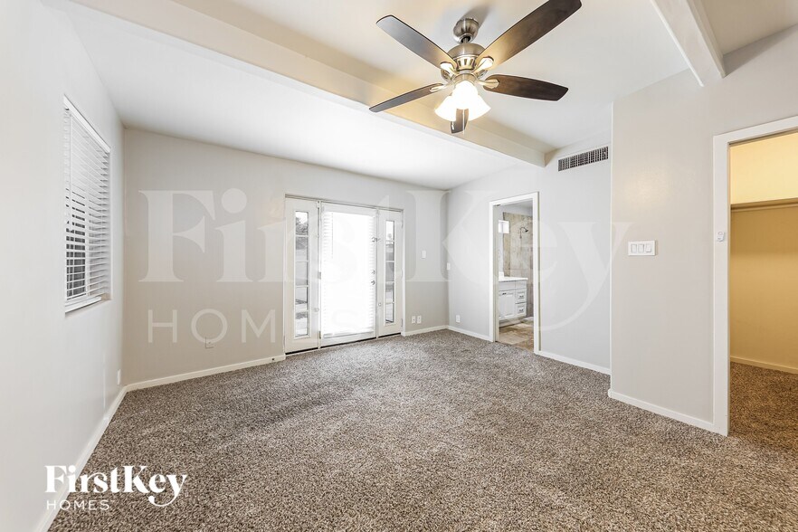 Building Photo - 2028 W Schell Dr