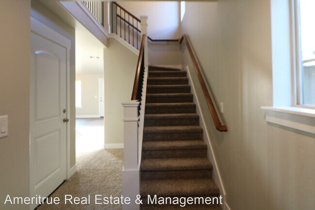 Building Photo - 3 br, 2 bath House - 577 N 220 E