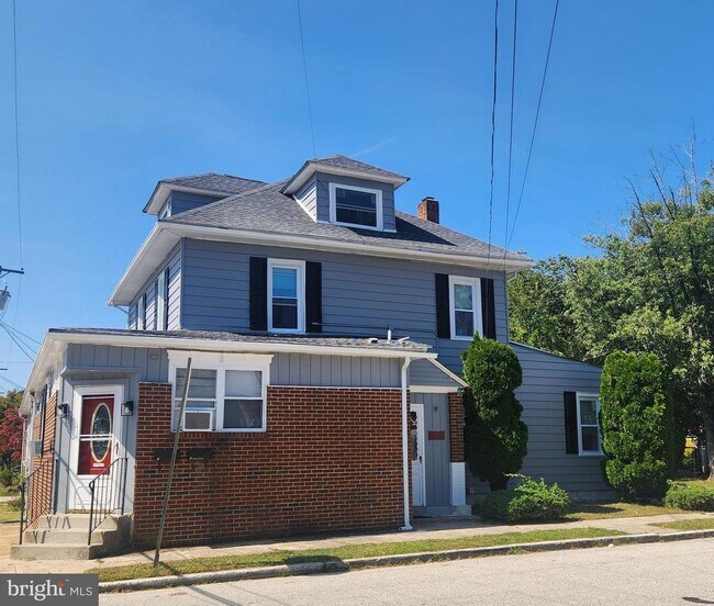 Building Photo - 169 Bate Ave
