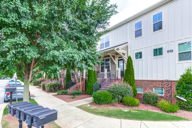 Building Photo - Townhome minutes from Lenovo Center: Available September 10th