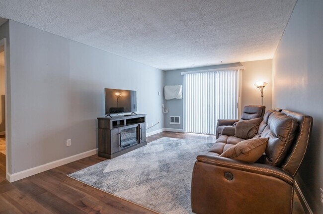 Building Photo - 19 Kimberly Dr