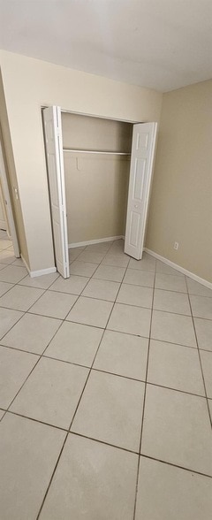 Building Photo - 1202 Summer St