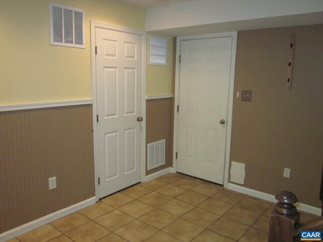 Building Photo - 2130 Lockwood Dr