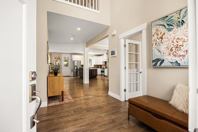 Building Photo - Bainbridge Island Home