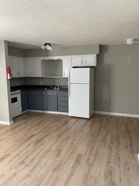 Building Photo - Cedar Trace Apartment Homes