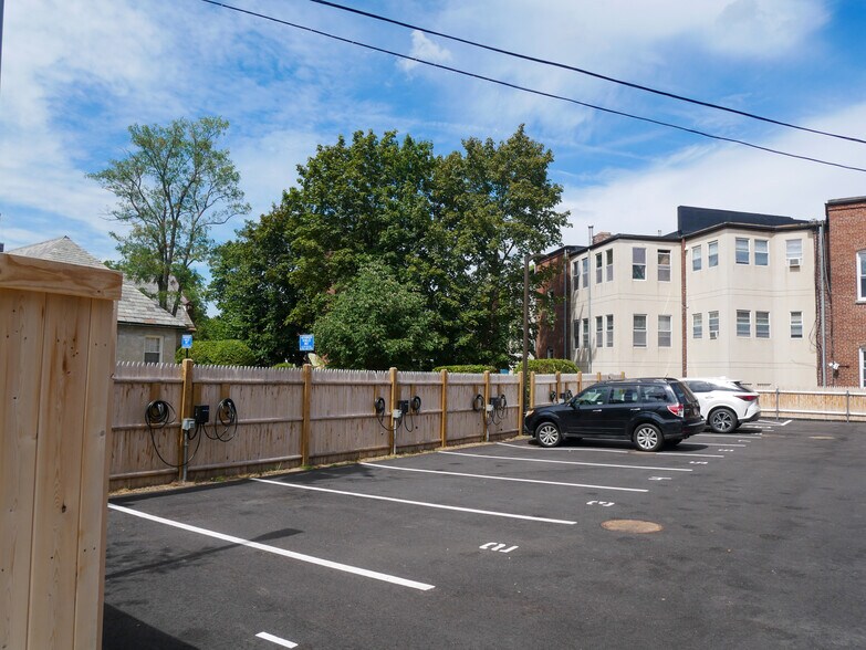 Building Photo - 39 Herrick Rd