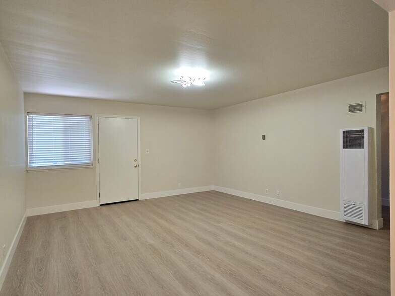 Building Photo - 3579 Agate Dr