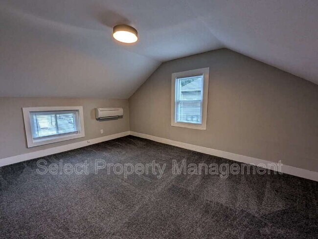 Building Photo - 601 Brackenridge St