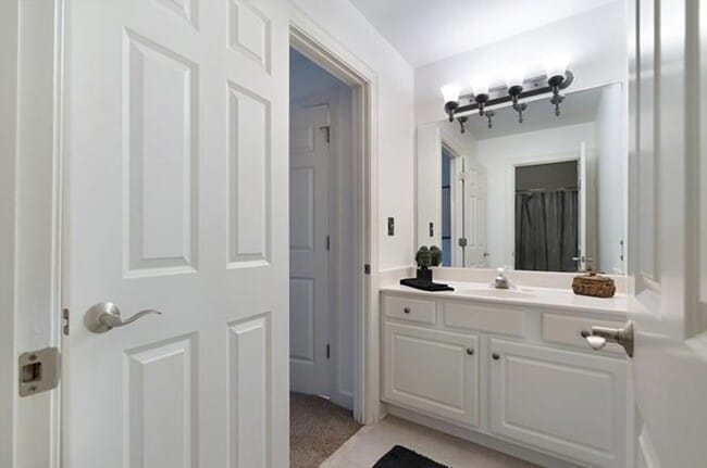 Building Photo - Stunning 5BR Executive Style Home in Brentwood