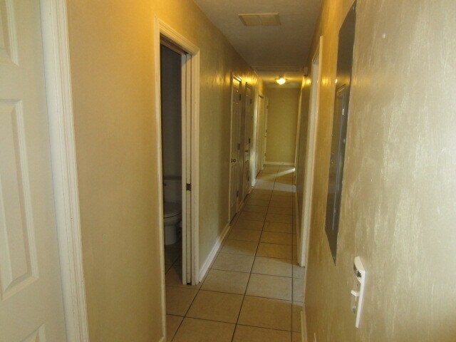 Building Photo - 1223 Cleveland St