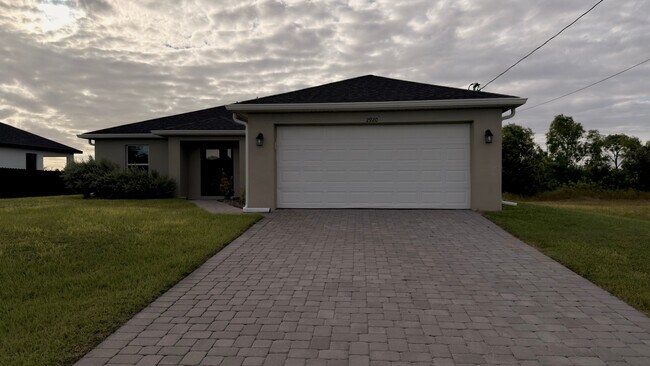 Primary Photo - 2920 NW 4th Pl