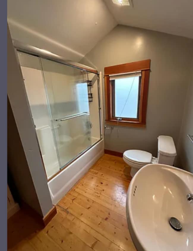 Building Photo - 5-Bedroom Home in SE Portland!