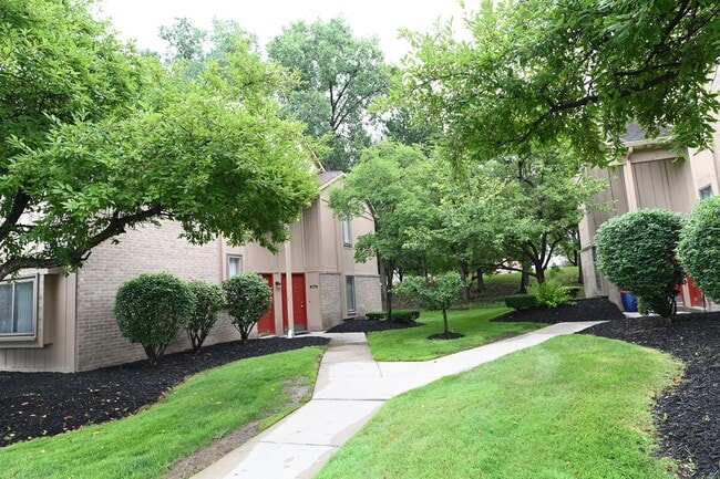 Building Photo - 27420 Evergreen Rd