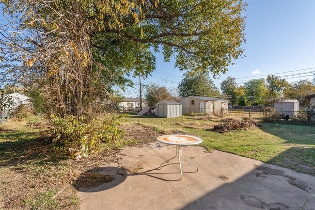 Building Photo - 317 E Key Blvd