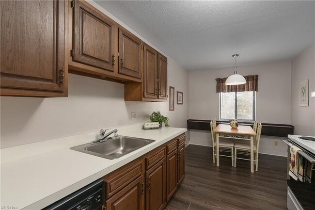 Kitchen - 27467 Westown Blvd