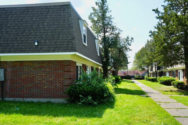 Primary Photo - 3515 W Siebenthaler Ave