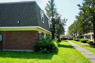 Building Photo - 3515 W Siebenthaler Ave