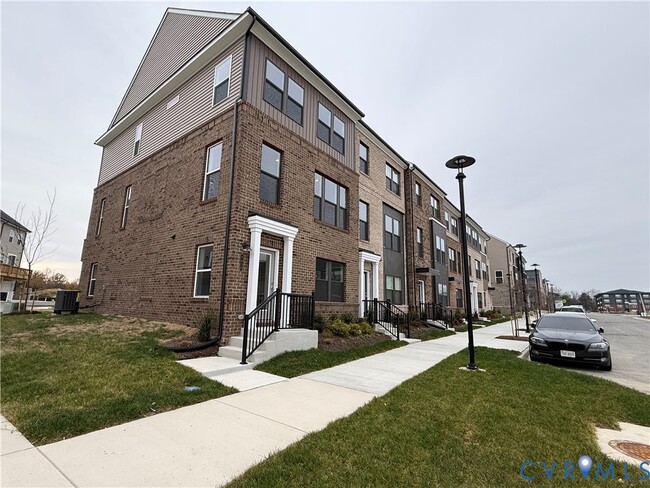 Building Photo - 9450 Belladdie Way