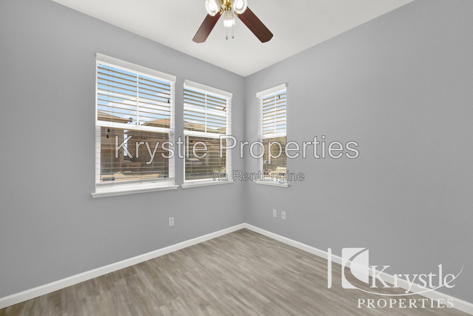 Building Photo - 1649 Roma Dr