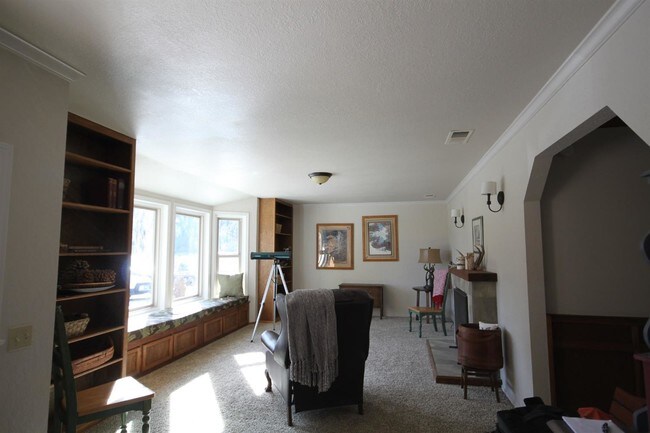 Building Photo - 26601 Big Pines Hwy