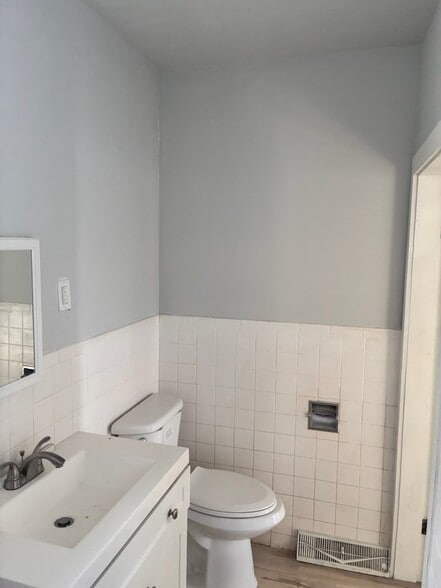 Building Photo - 1608 3rd St