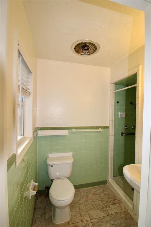 Building Photo - 2000 E Alameda St