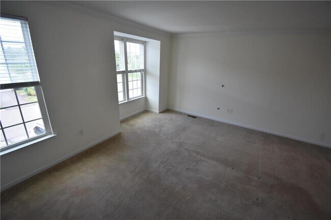 Building Photo - 1 White Rose Lane