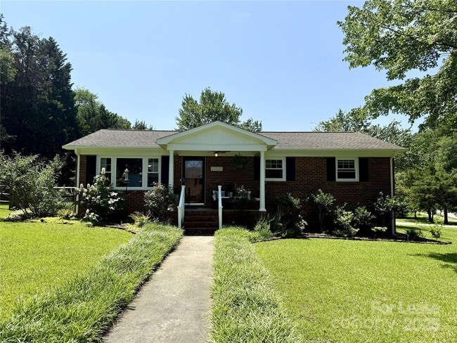 Primary Photo - 20236 Church St