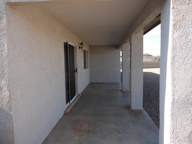 Building Photo - 6801 Augusta Hills Dr NE