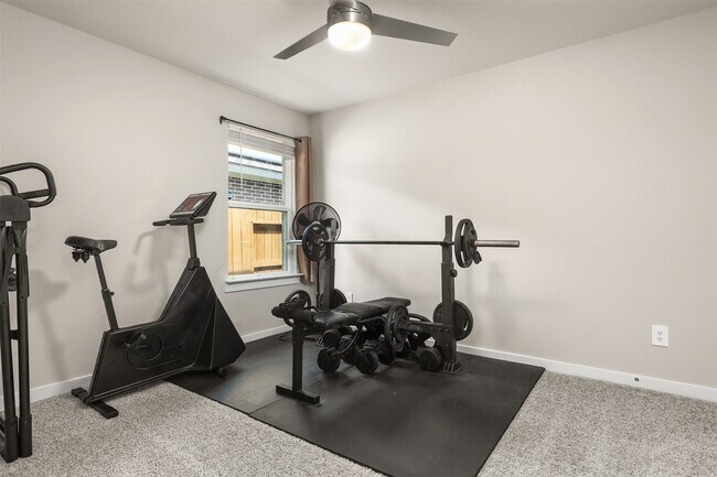 Building Photo - 2612 Golden Palms Ln