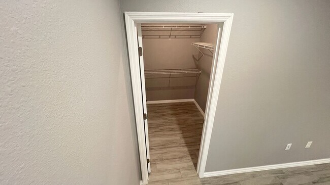 Building Photo - Beautiful 3 Bedroom, 2 Bathroom Home in Palm Bay!!