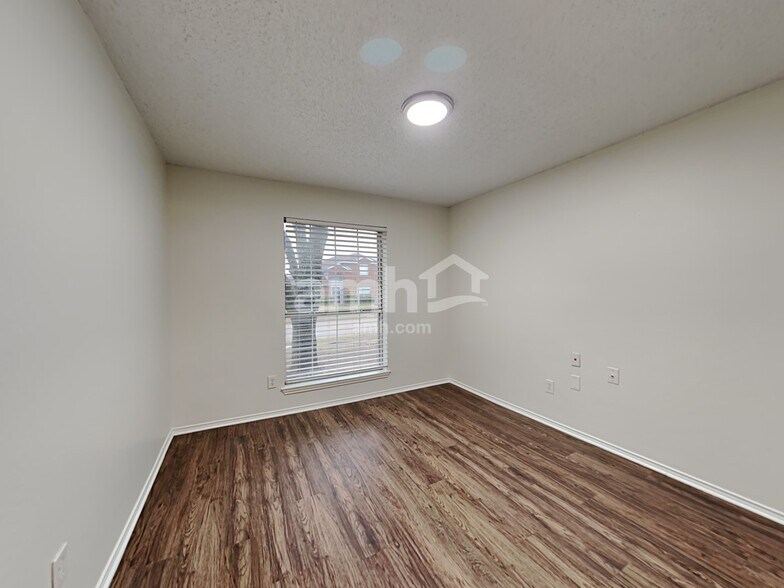 Building Photo - 234 Birchwood Ln