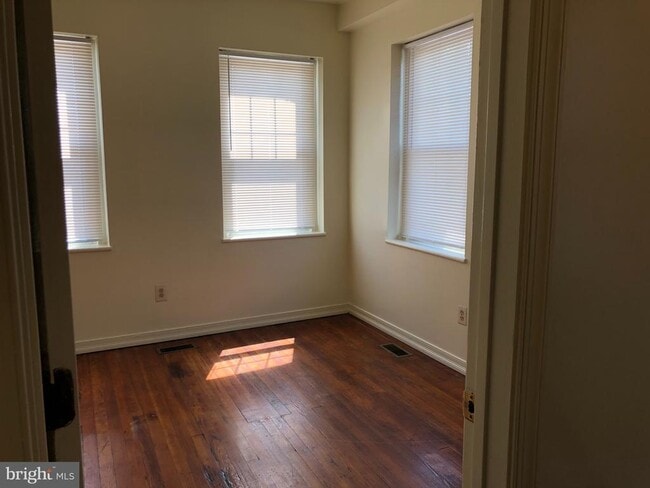 Building Photo - 531 S Ann St