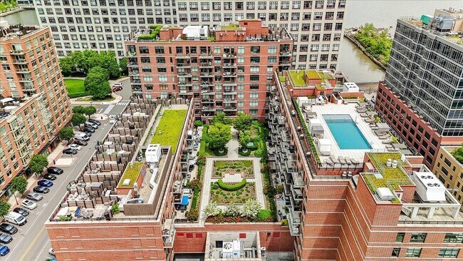 Building Photo - 1400 Hudson St