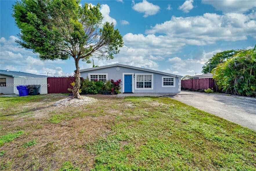 Building Photo - 5900 N Farragut Dr