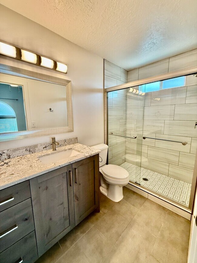 Building Photo - Four Bedroom Remodeled Home in Red Cliffs
