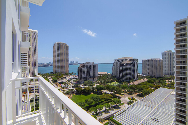 Building Photo - 801 Brickell Key Blvd