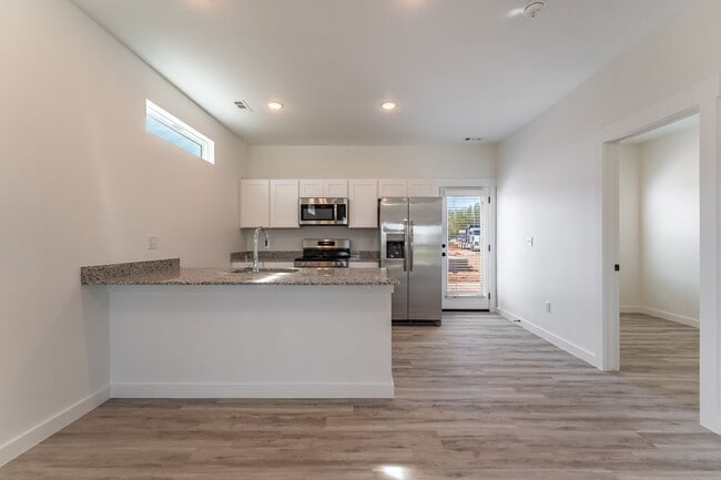 Building Photo - Newer 3BR Centerton Gem: Modern Living with Lawn Care Included!