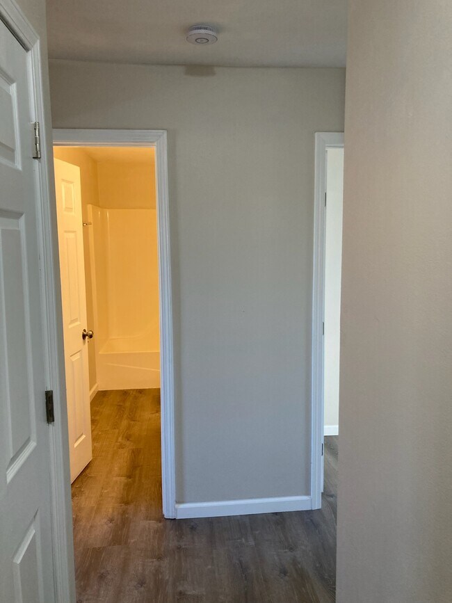 Building Photo - 707 Plankway Dr