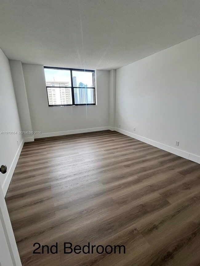 Building Photo - 290 174th St
