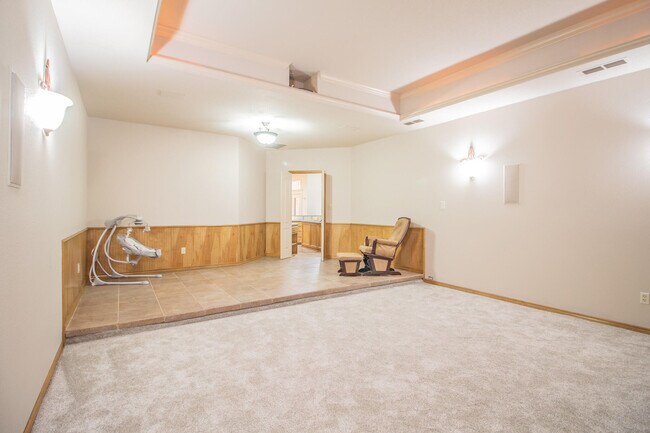 Building Photo - 5402 158th St