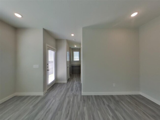 Building Photo - 1553 Mexican Heather Dr