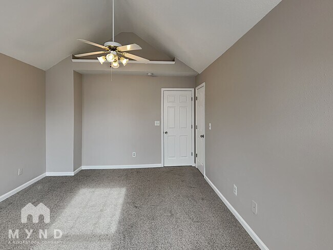 Building Photo - 2395 Raven Cir